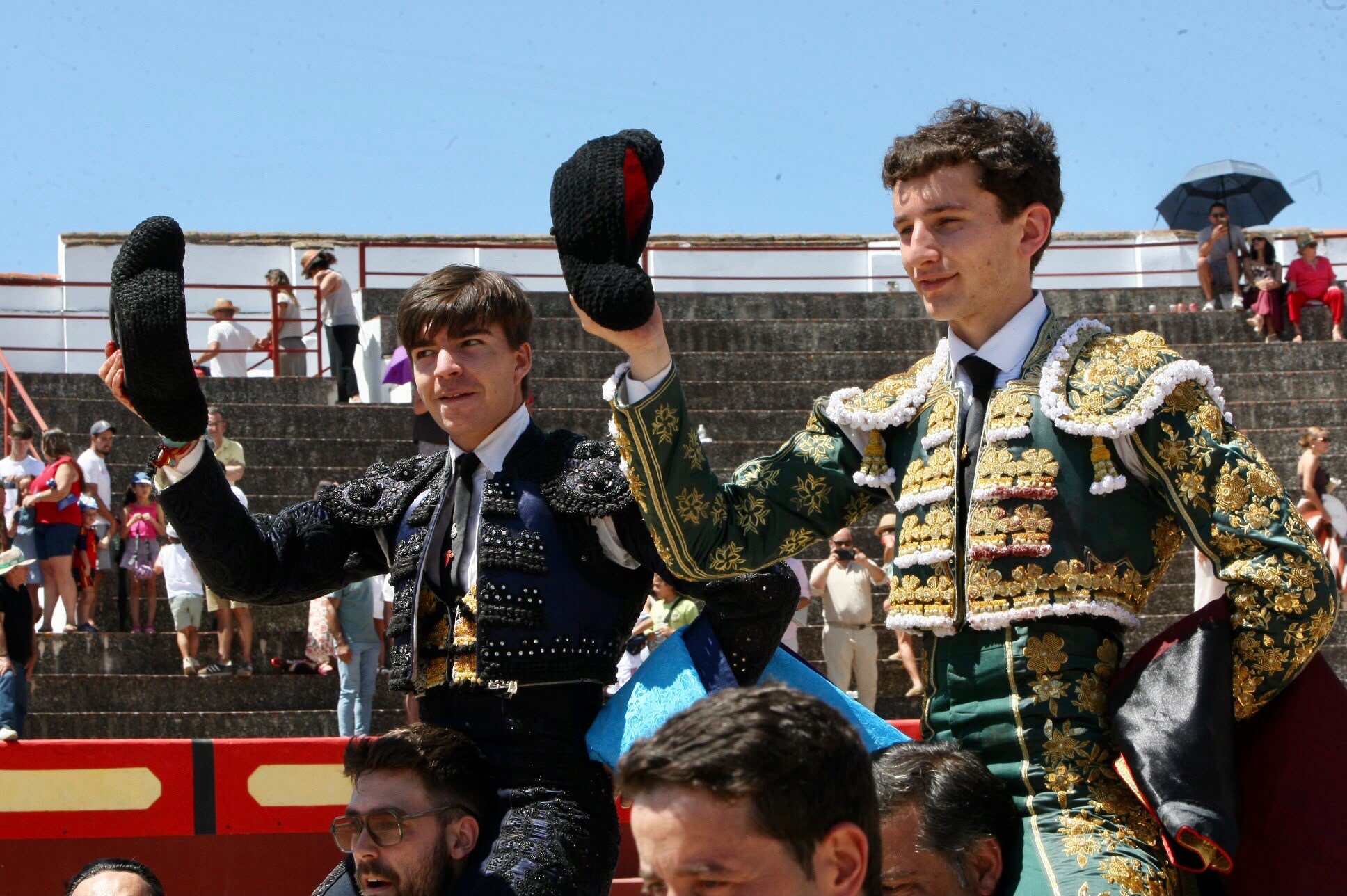 Carlos Tirado y Darío Romero mantienen el alto nivel del Circuito con una nueva doble puerta grande en Brozas
