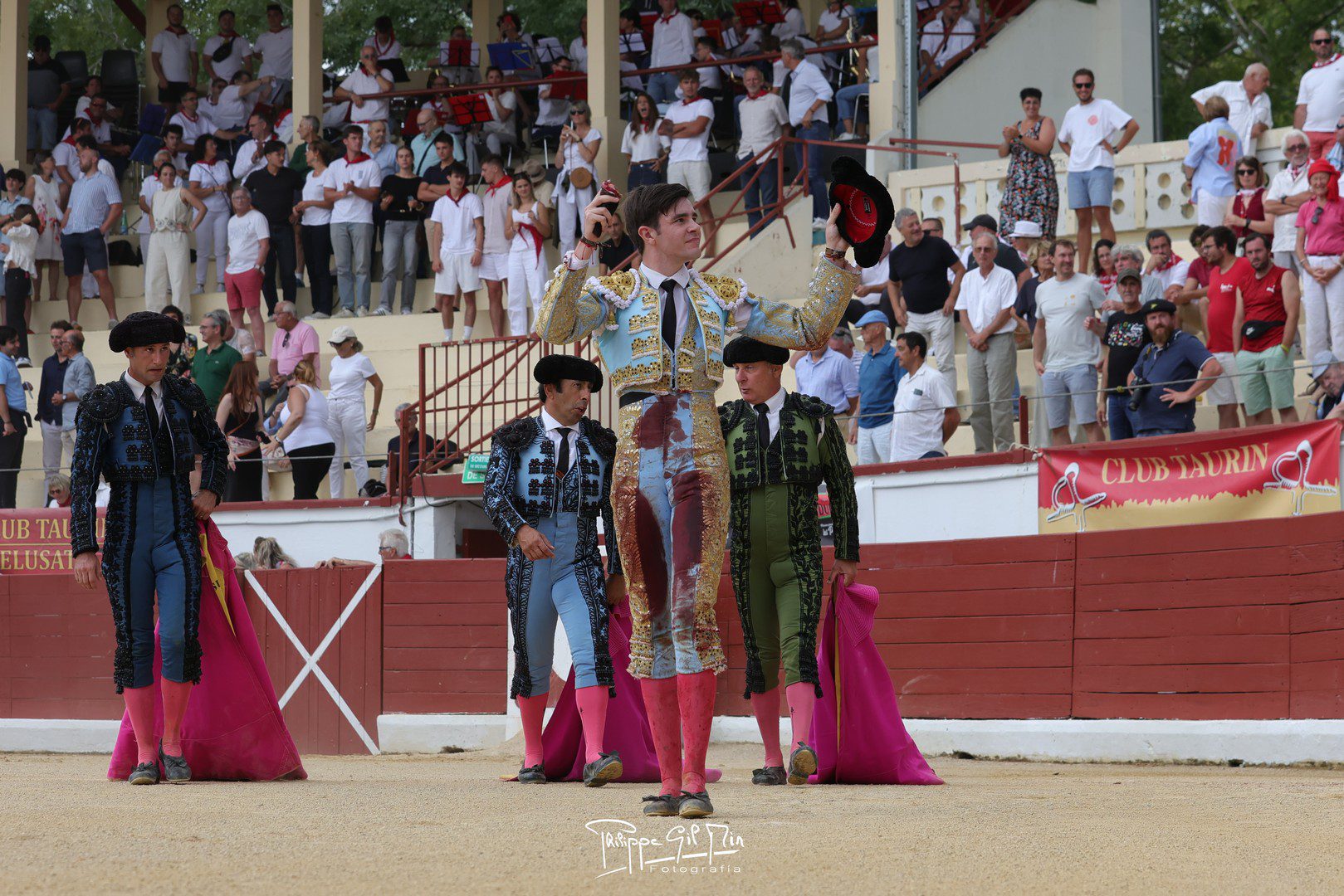 Mario Vilau corta una oreja de peso y se lleva el trofeo al mejor novillero en Orthez