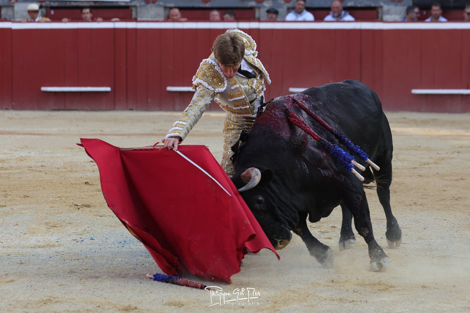 Borja Jiménez manda al natural antes de que el cuarto se apague