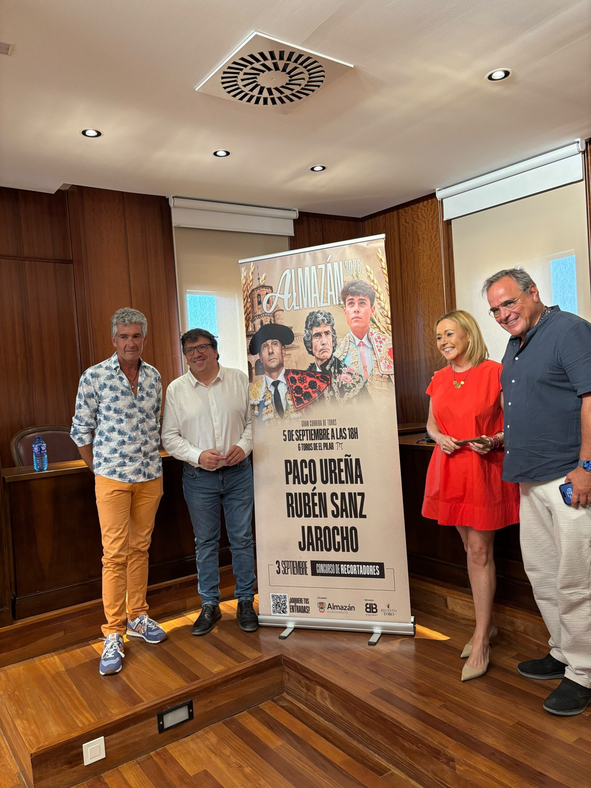 Almazán presenta un cartel con Ureña, Rubén Sanz y Jarocho para sus fiestas