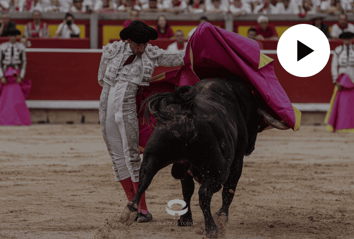 VÍDEO RESUMEN COMPLETO | David de Miranda y Roca Rey salen a hombros en la corrida del 9 de julio en Pamplona