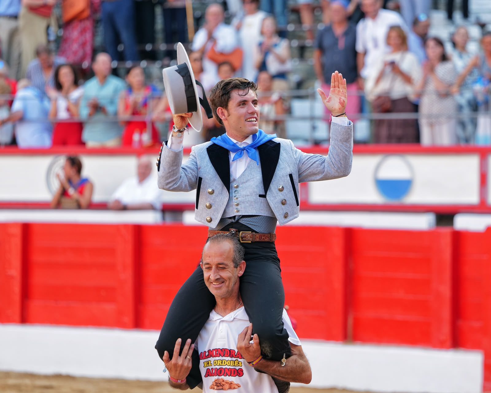 Guillermo Hermoso manda en Santander con una Puerta Grande de tres orejas