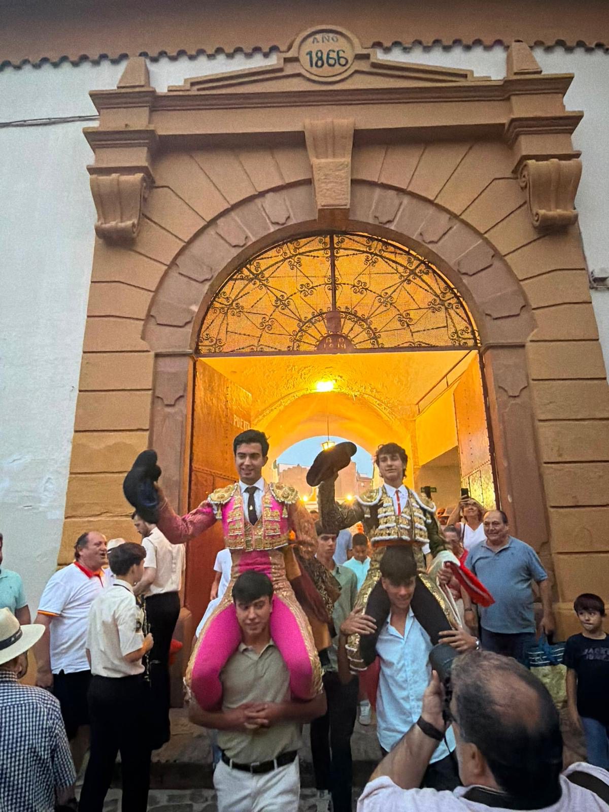 Pedro de la Hermosa triunfa en Linares con una actuación de raza y personalidad