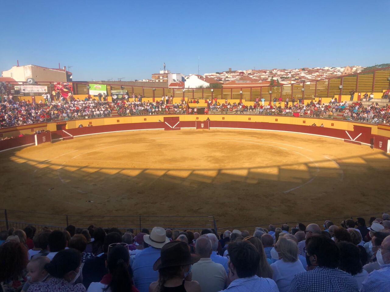 Almodóvar del Campo presenta una feria taurina con Ponce como pregonero