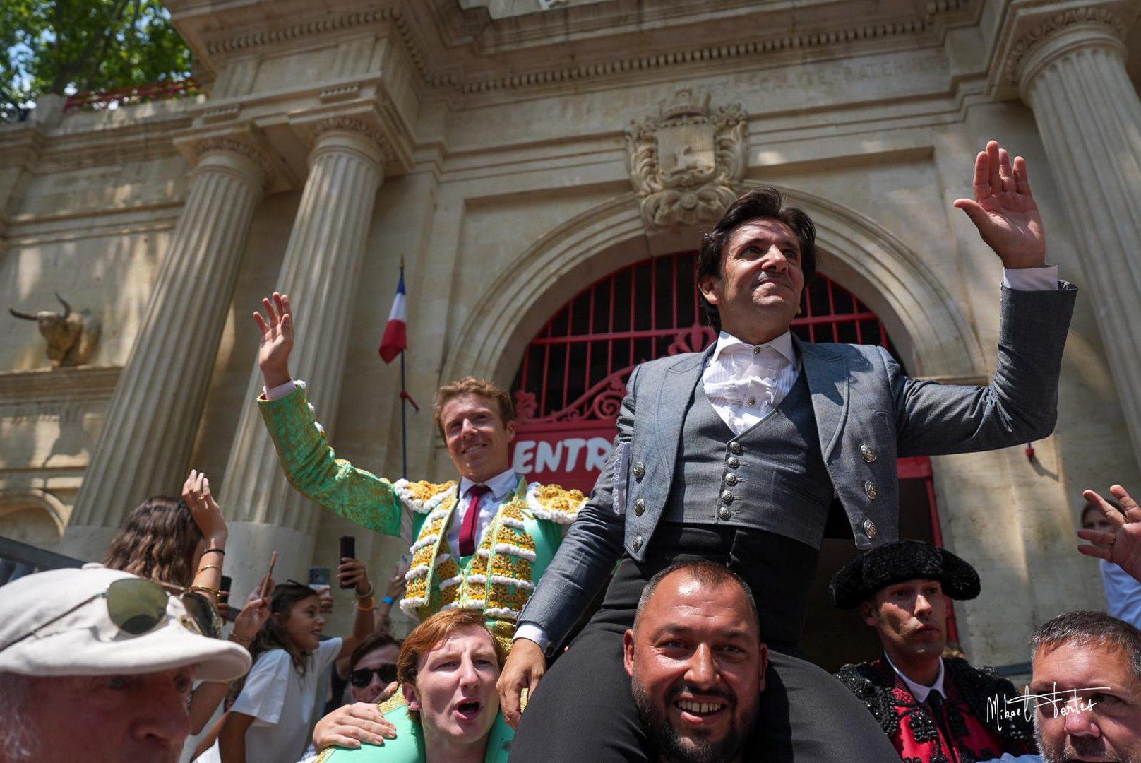 Ventura y Clemente abren la Puerta Grande en el regreso de los toros a Beaucaire