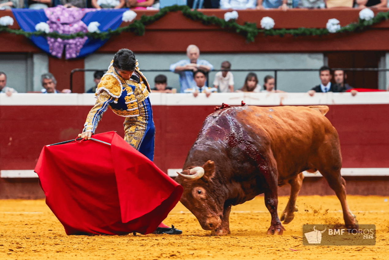 Castella encuentra premio en el cuarto y corta la primera oreja de la tarde
