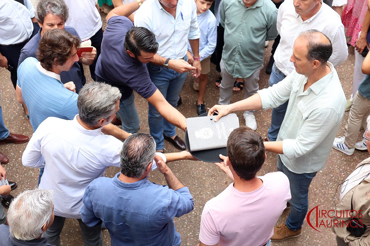 Ambiente en los corrales de El Bibio