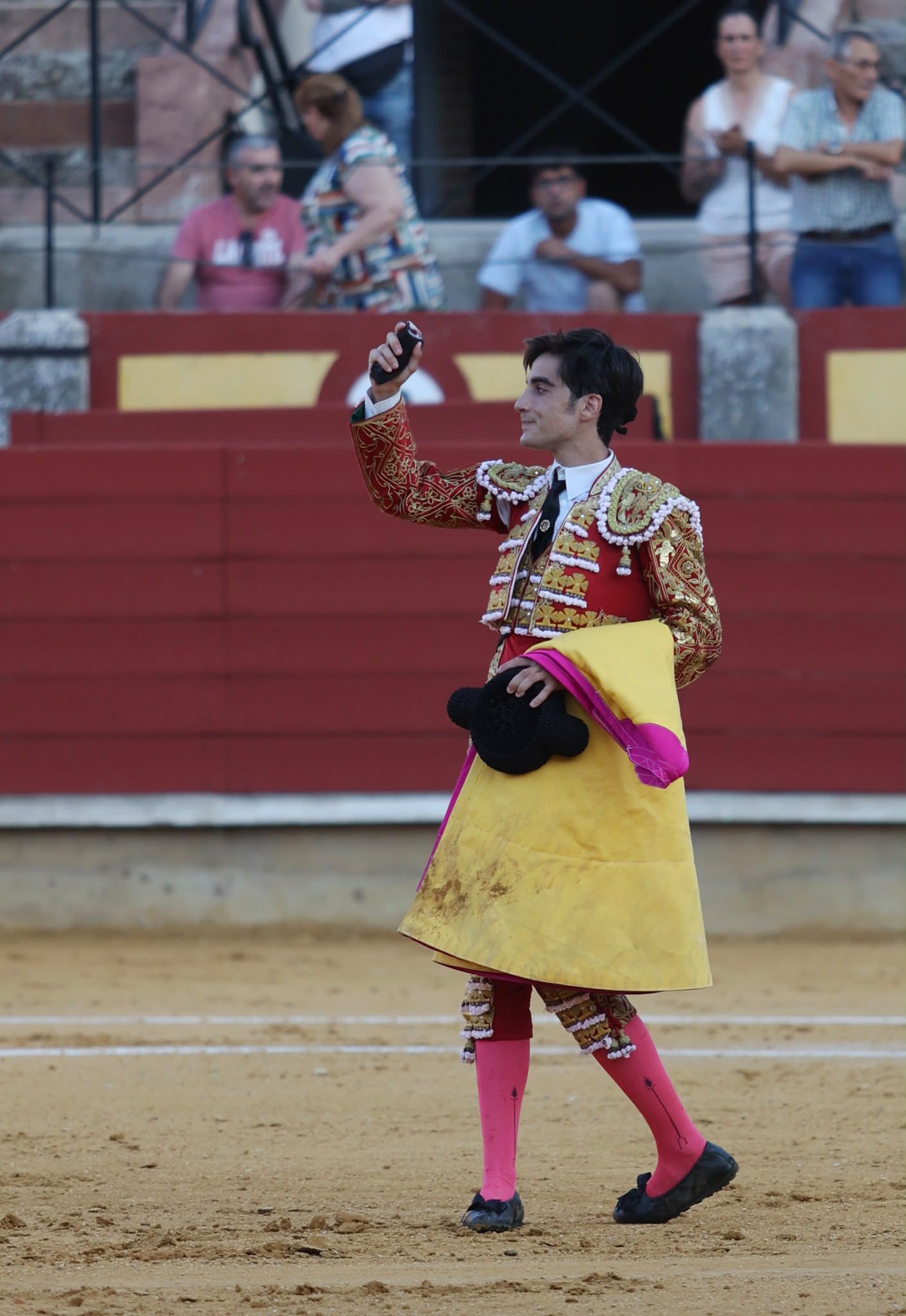 Javier Fernández debuta con fuerza y toca pelo en Ciudad Real