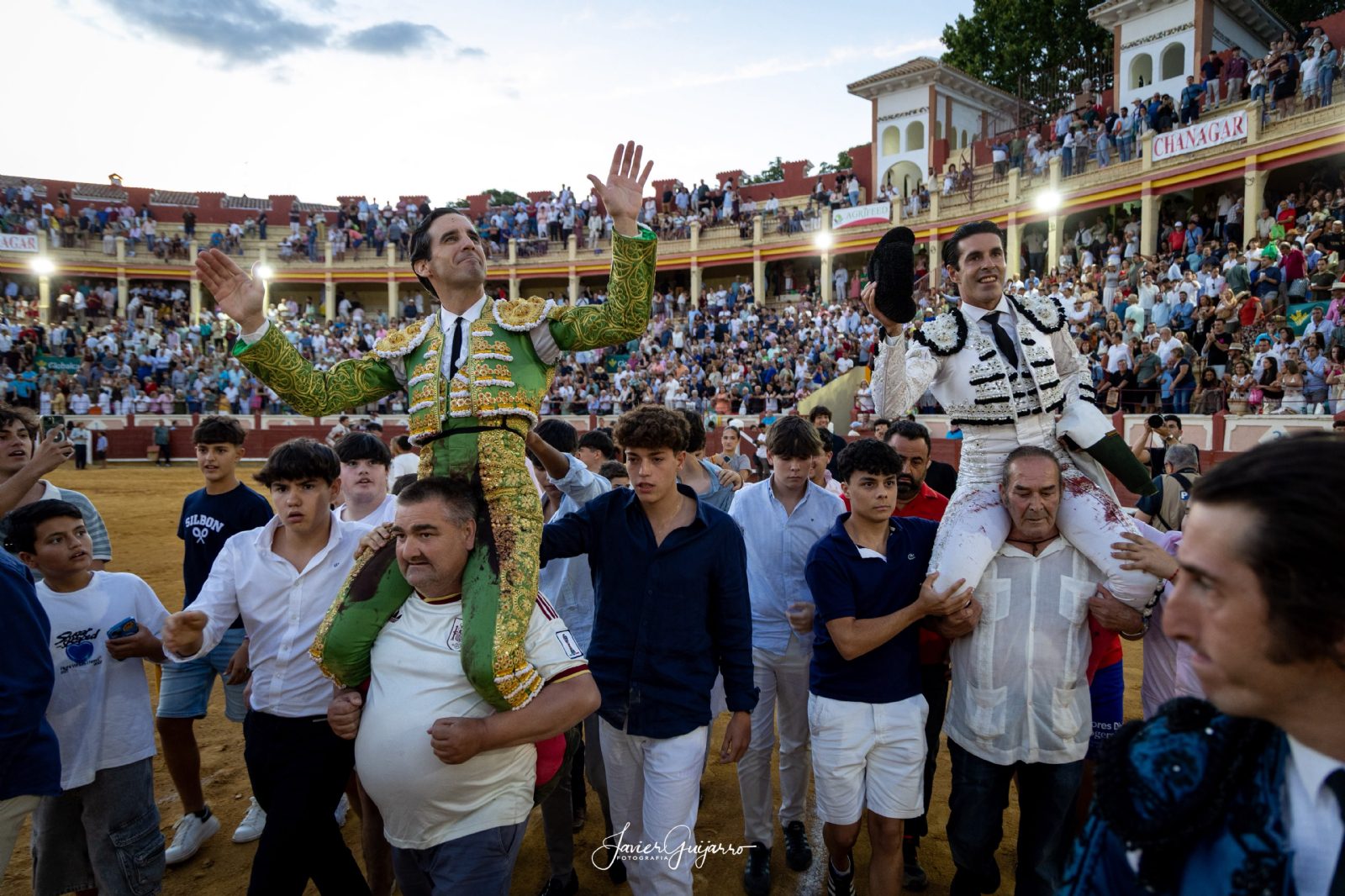 Juan Ortega borda el toreo y Talavante abre también la Puerta Grande ante Román Sorando