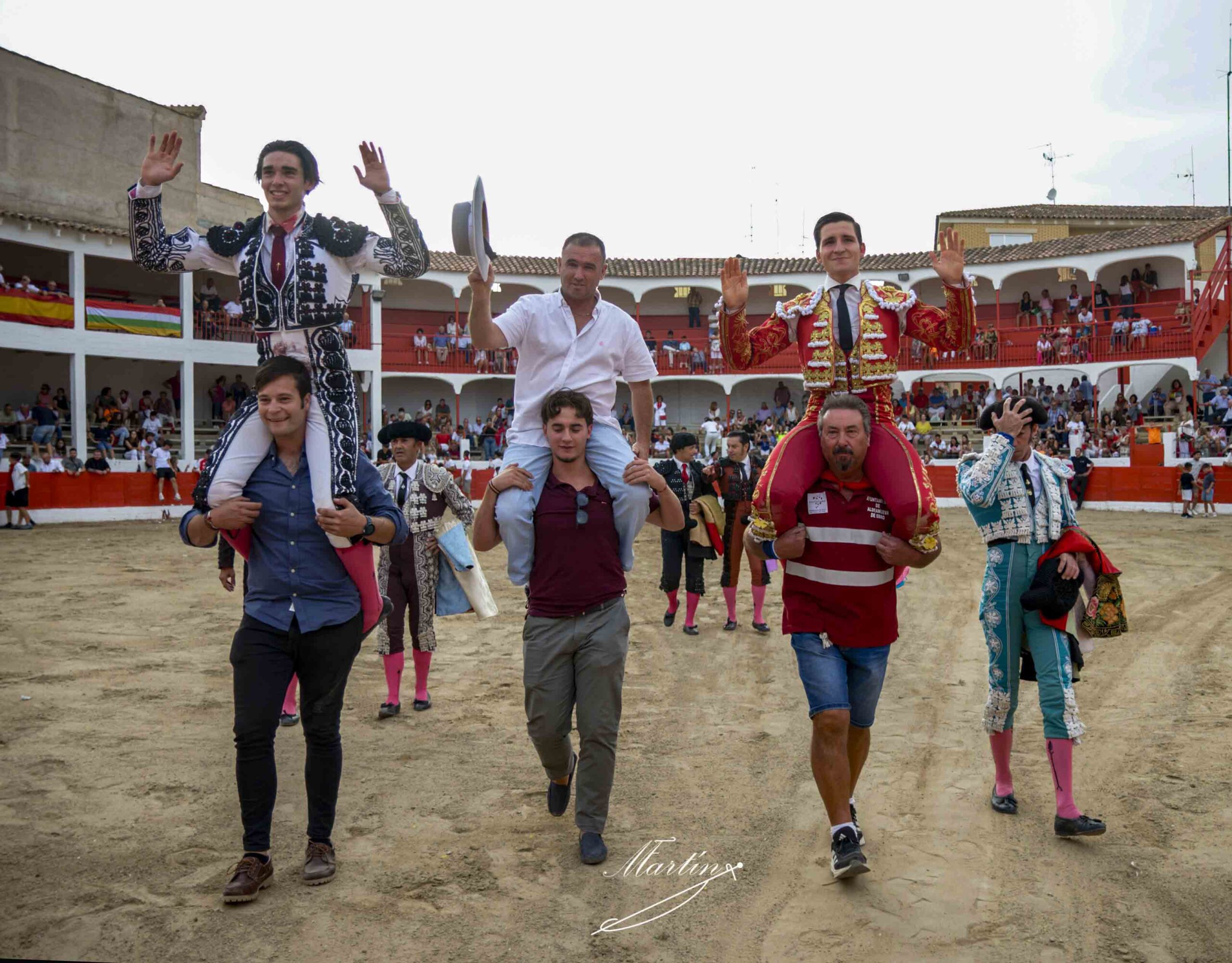 Agustín de Antonio y Hugo Casado abren la Puerta Grande en el Racimo de Oro de Aldeanueva