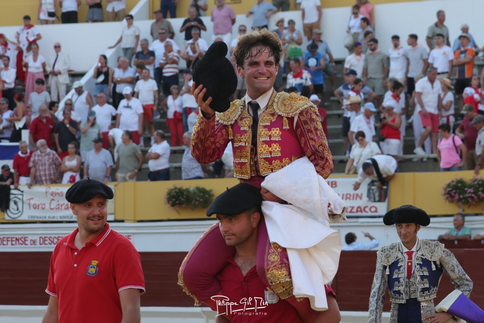 Hugo Tarbelli triunfa en su debut con picadores y abre la Puerta Grande de Hagetmau