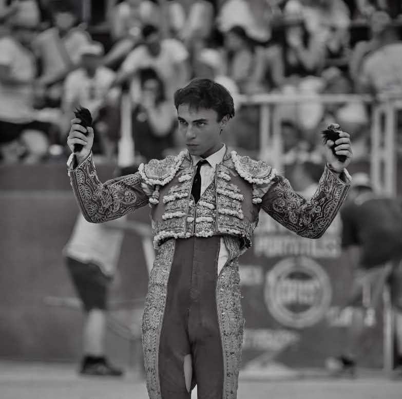 Tomás González arrasa en Blanca: pleno de premios tras su gesta con Los Chospes