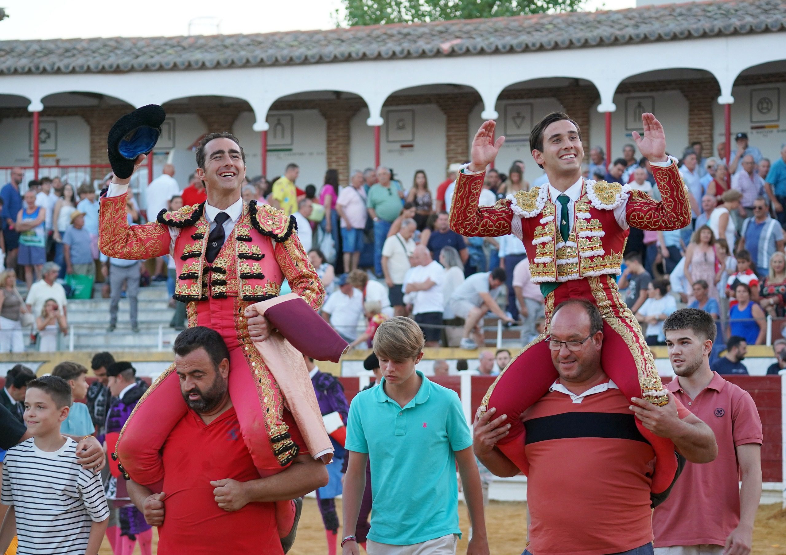 El Fandi mantiene su racha triunfal junto a un destacado Ismael Martín en Peñaranda de Bracamonte