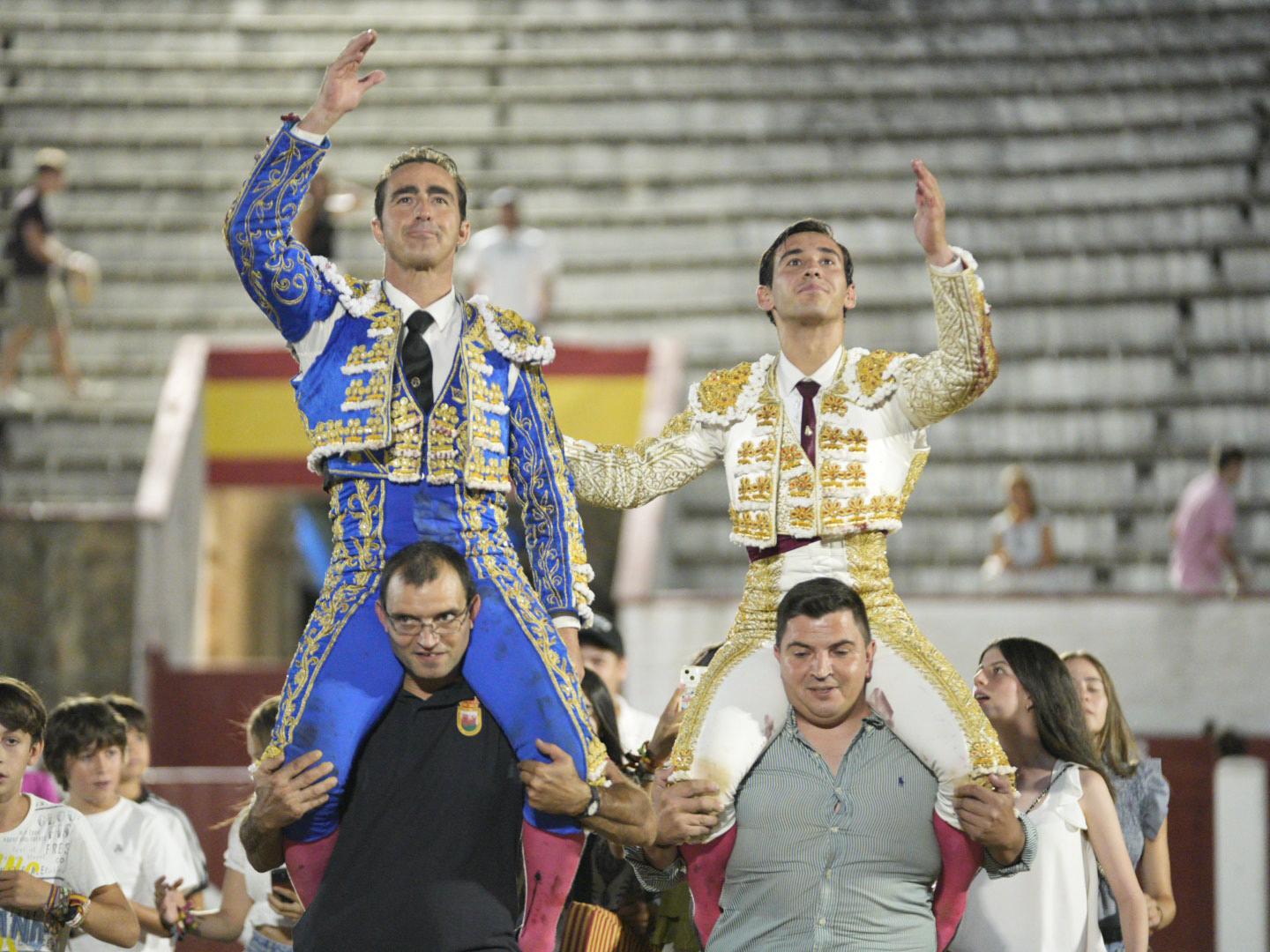 El Fandi e Ismael Martín prolongan el brillo de los ‘Banderilleros de Oro’ en Arenas