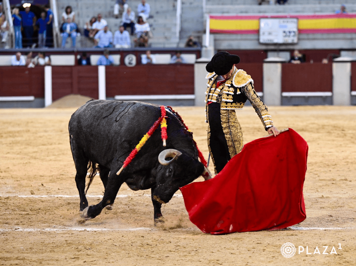 Damián Castaño firma una tarde de triunfo al natural en Madrid