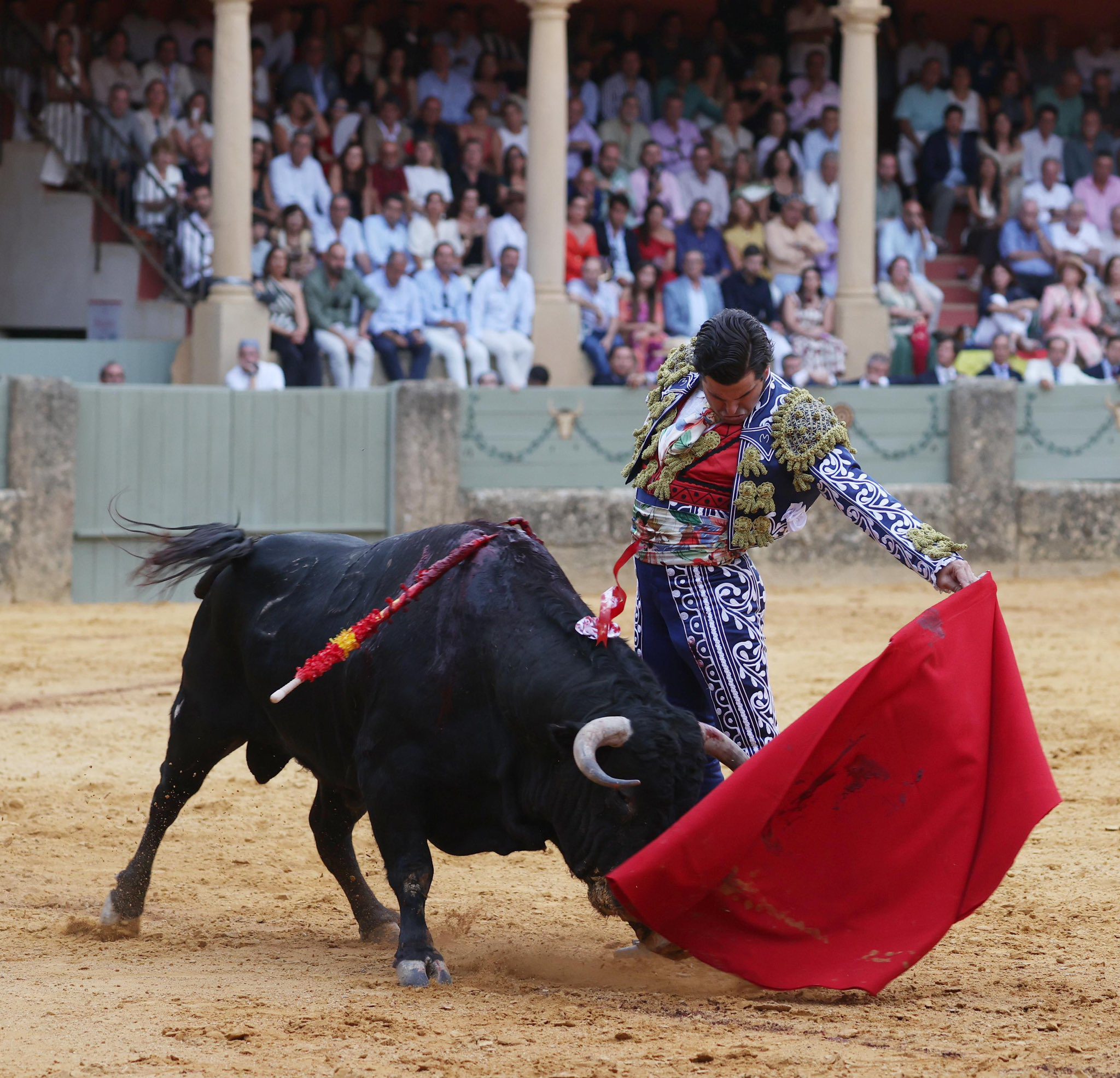 Morante lo intenta ante un quinto deslucido y deja destellos de torería