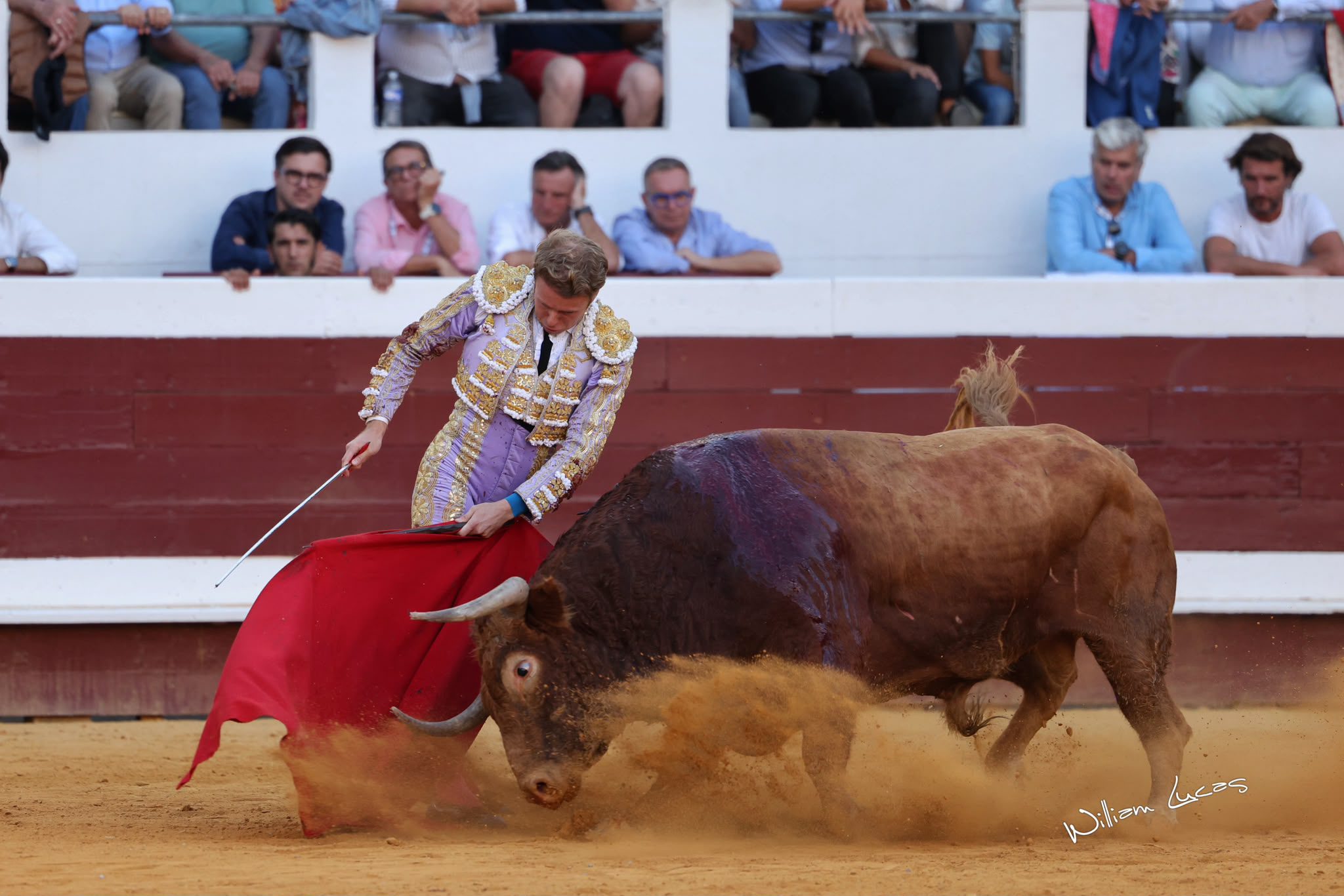 Clemente no termina de aprovechar al quinto, el toro de más clase hasta el momento