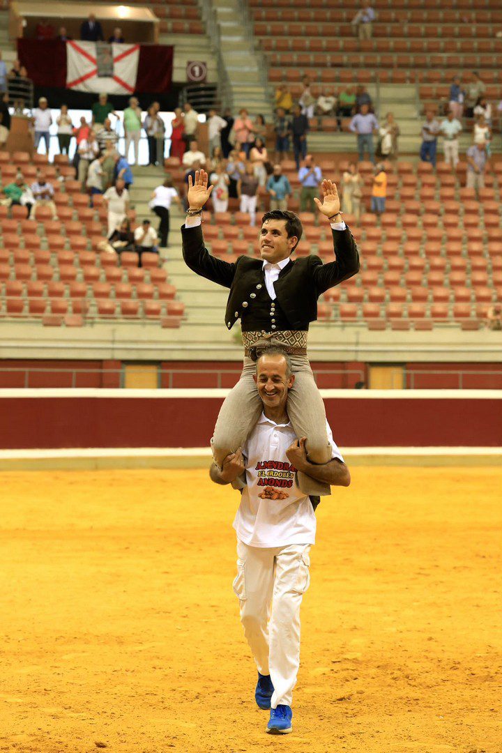 Guillermo Hermoso rompe la tarde en Logroño con dos orejas y una faena de máxima intensidad