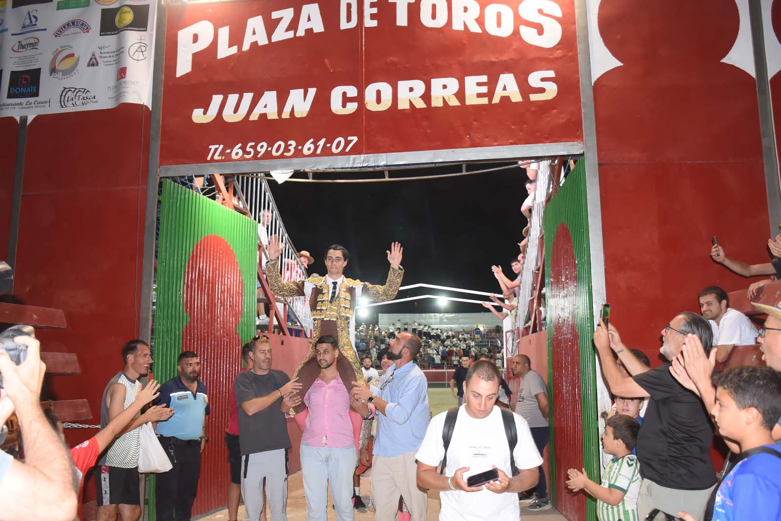 El Mene golpea la Espiga de Oro con una rotunda tarde de cuatro orejas