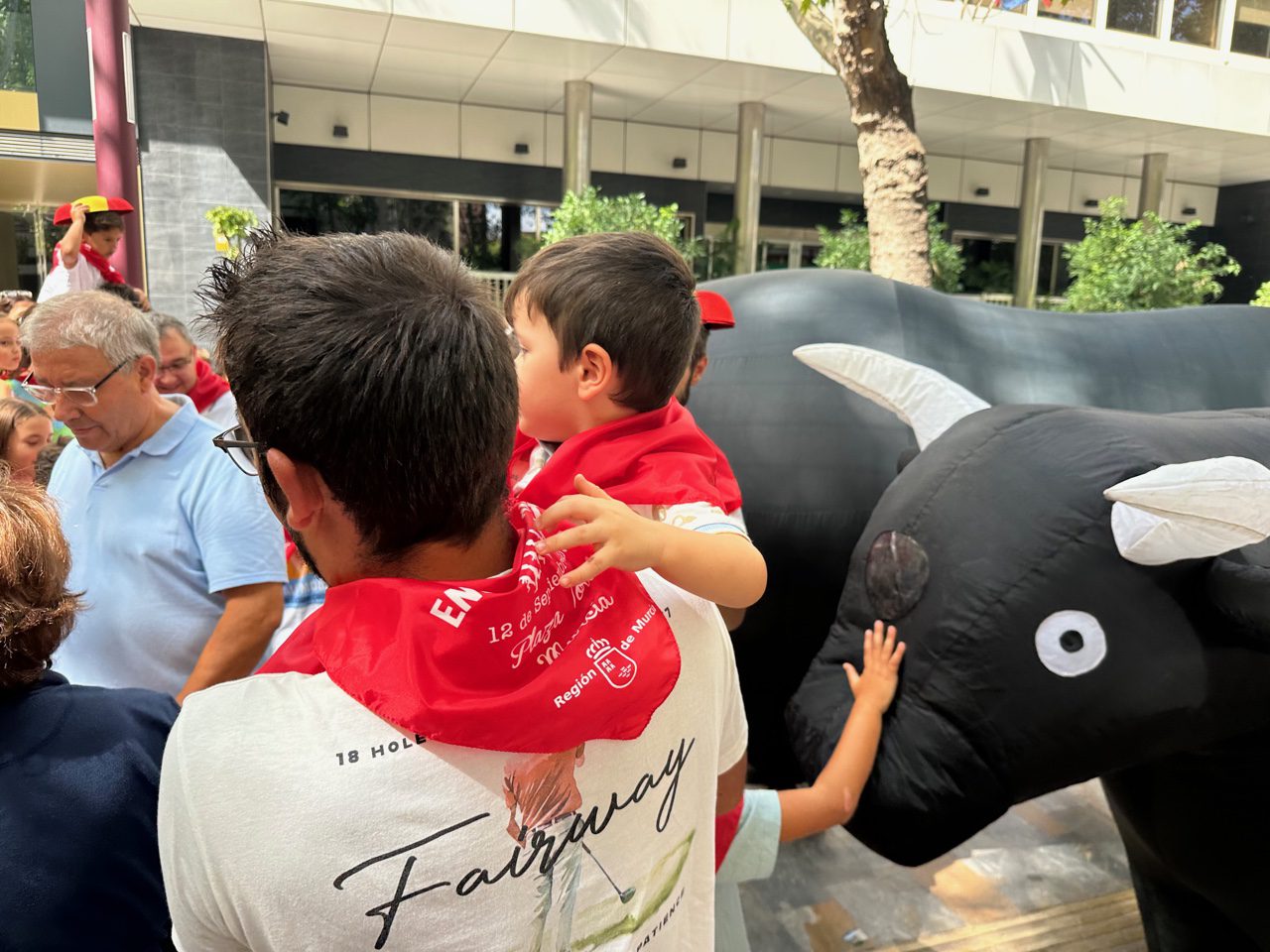 Más de 2.000 personas desbordan el encierro infantil de Murcia antes del inicio de la feria