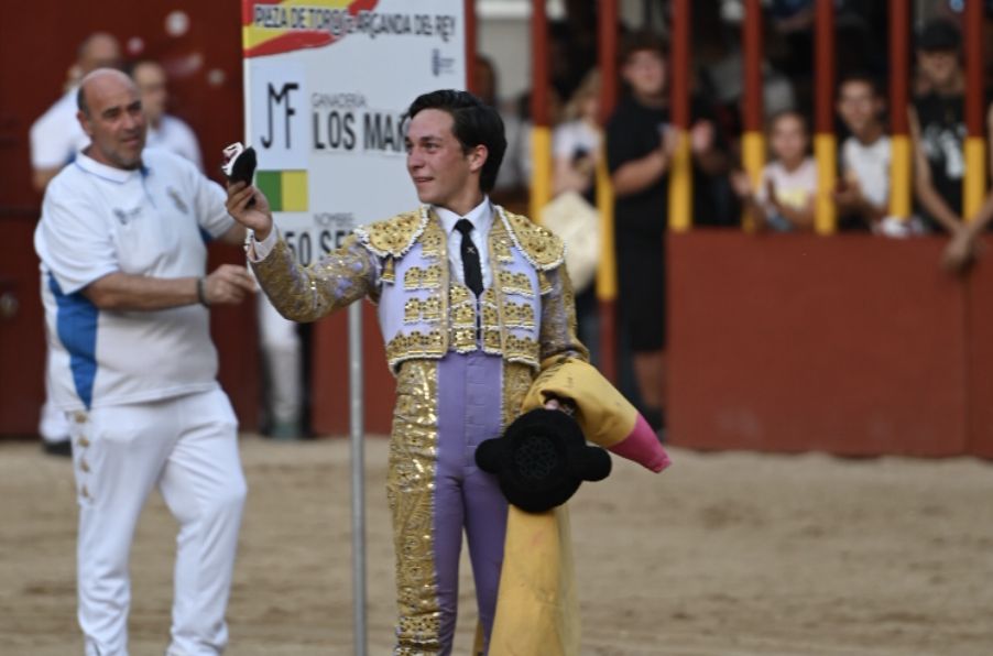 López Ortega emerge entre el peligro de Los Maños y la cogida de Tomás González en Arganda