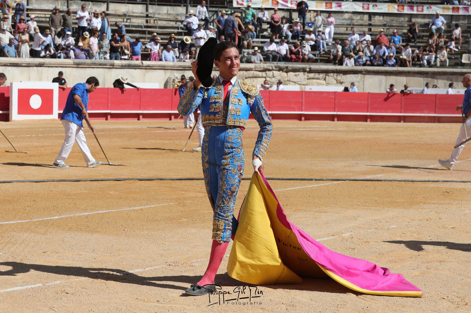 Víctor deja personalidad y buen gusto, pero pierde el premio con la espada