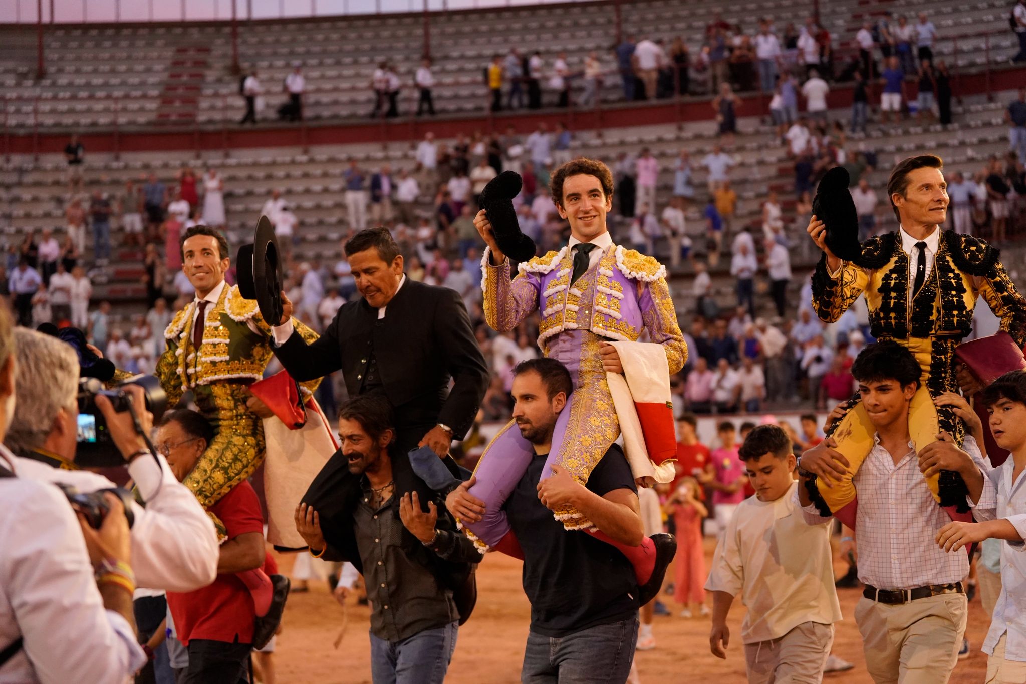 Diego Urdiales borda el toreo en Colmenar y De Miranda empuja una triple Puerta Grande con Víctor Hernández