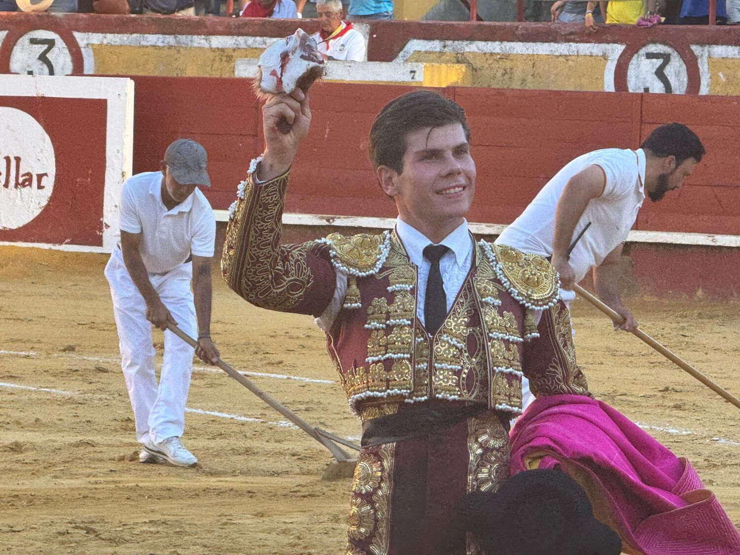 Jorge Oliva se gana Cuéllar y pide paso ante una novillada con fondo de Aurelio Hernando