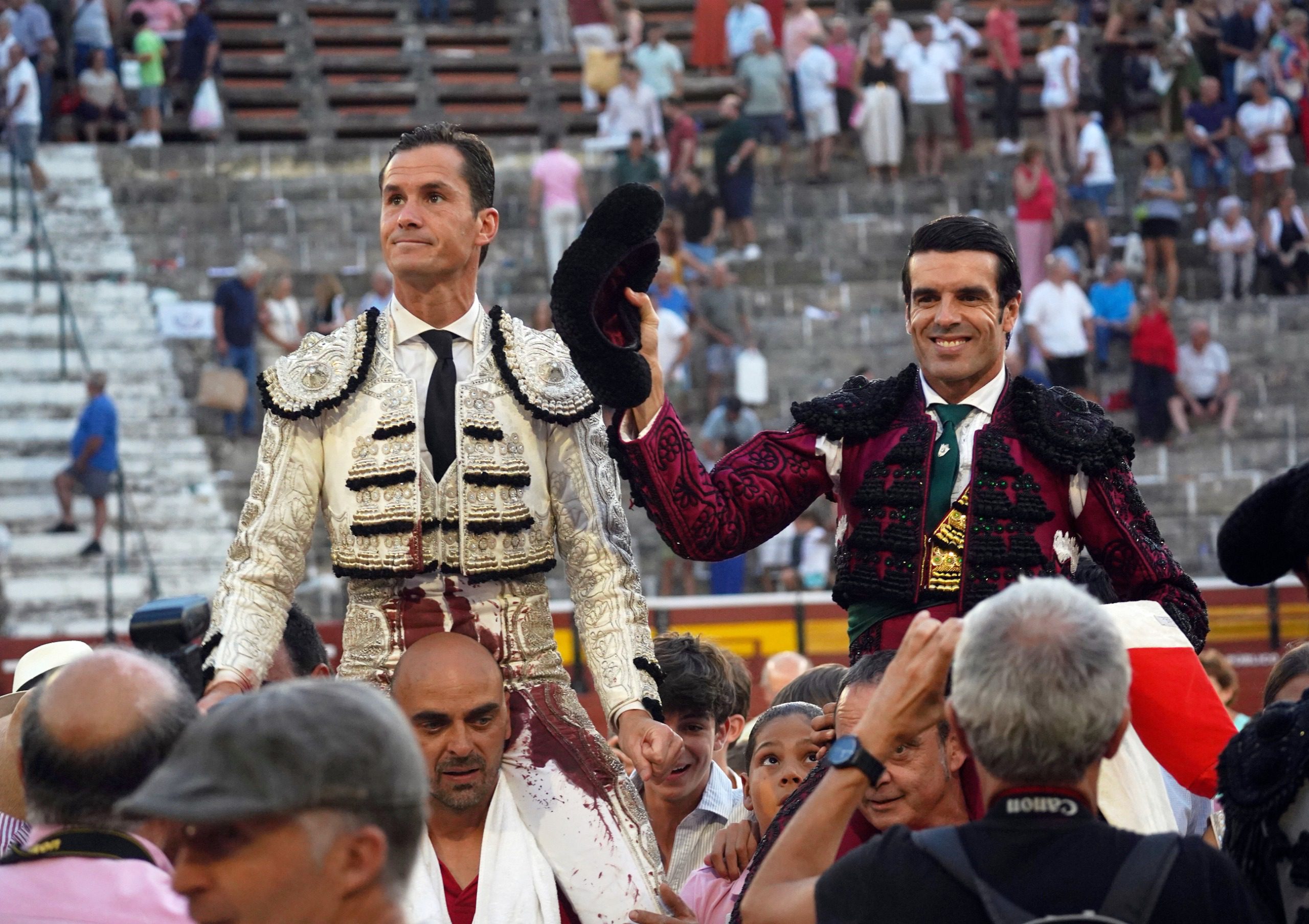 Doble puerta grande de Luque y De Justo con una interesante corrida de Arauz de Robles en Utiel