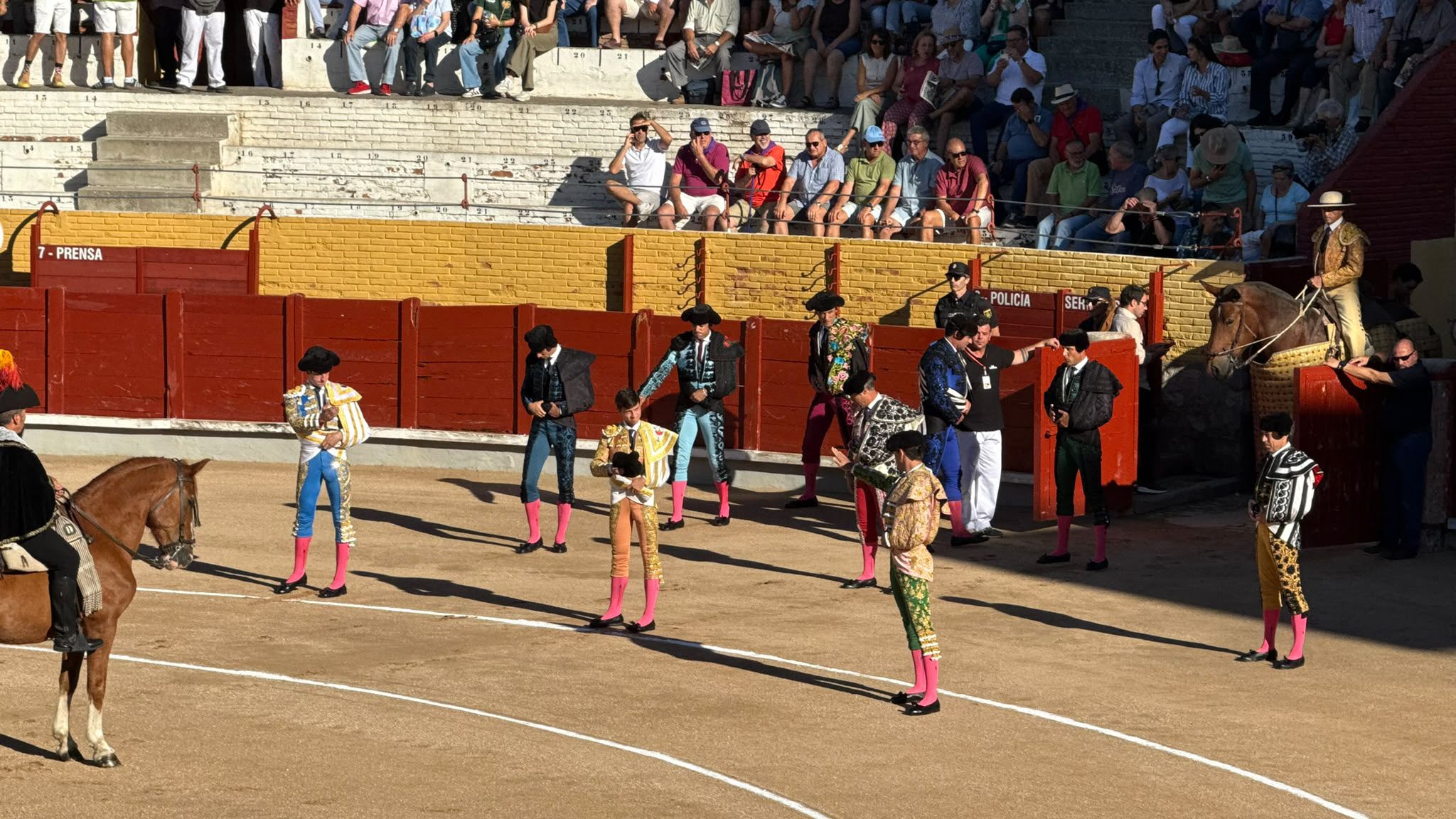 Sigue la penúltima corrida de la Guadalajara desde la plaza con Torolive