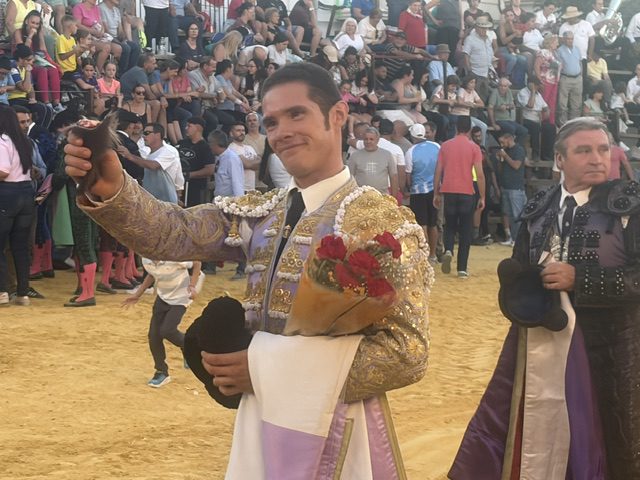 Tarde entretenida con demasiadas orejas en la novillada de Lanteira