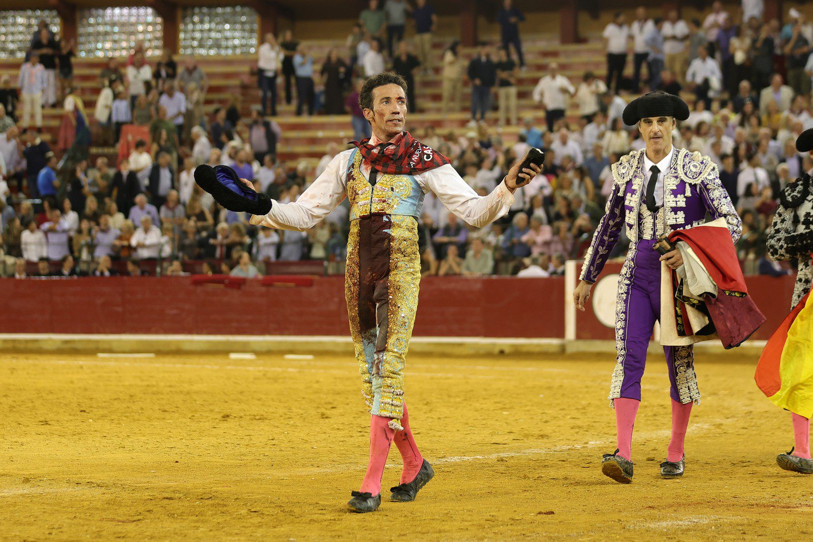 El palco niega la épica de De Miranda y Luque en una tarde de sangre y torería en Zaragoza