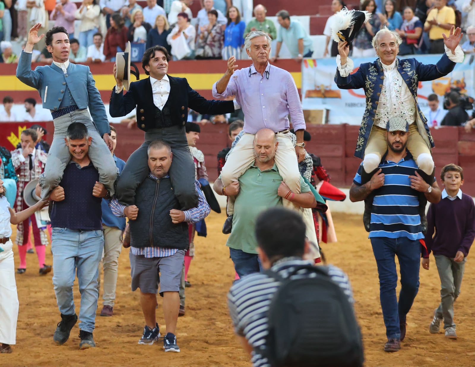Ventura arrasa, Salgueiro reivindica lo clásico y Leonardo completa la fiesta del rejoneo en Zafra