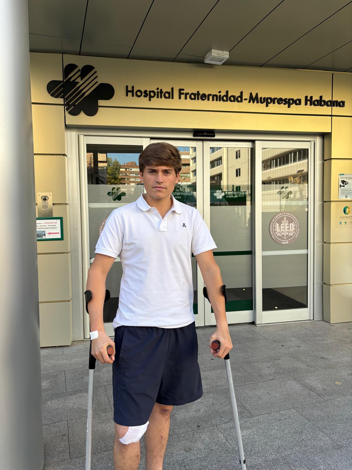 Álvaro Serrano recibe el alta hospitalaria tras la grave cornada sufrida en Las Ventas